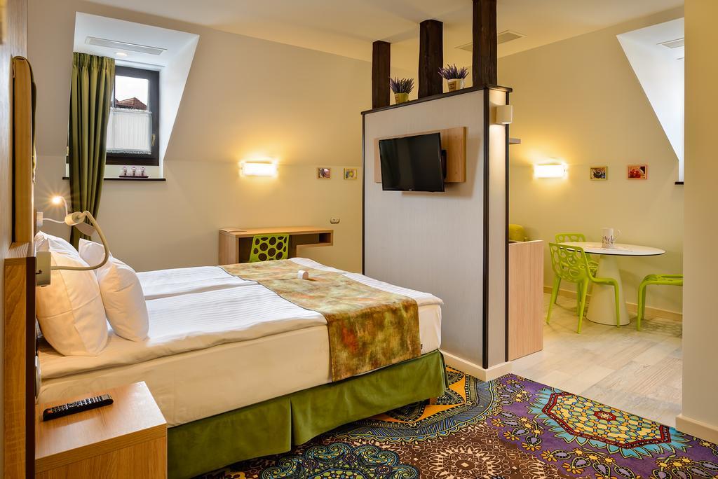Blumenhaus Sibiu Aparthotel Екстериор снимка