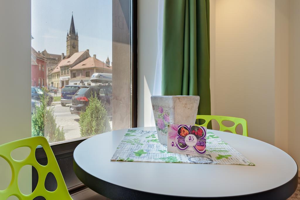 Blumenhaus Sibiu Aparthotel Екстериор снимка