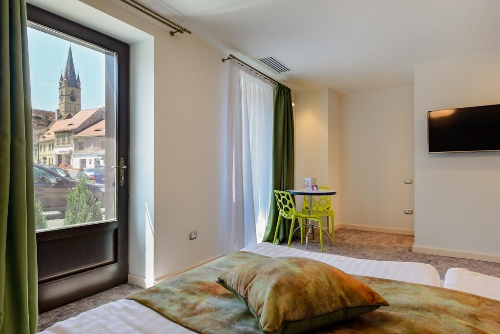 Blumenhaus Sibiu Aparthotel Екстериор снимка