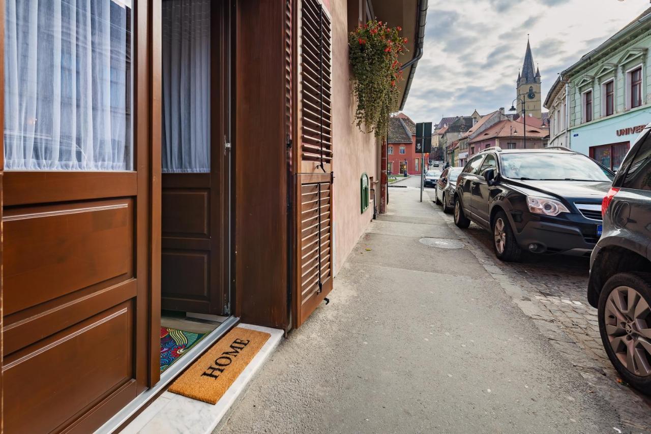 Blumenhaus Sibiu Aparthotel Екстериор снимка